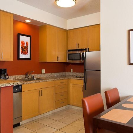 Residence Inn Kansas City Airport Екстер'єр фото